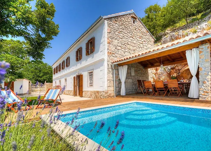 Mare Monti Casa de Férias Drivenik